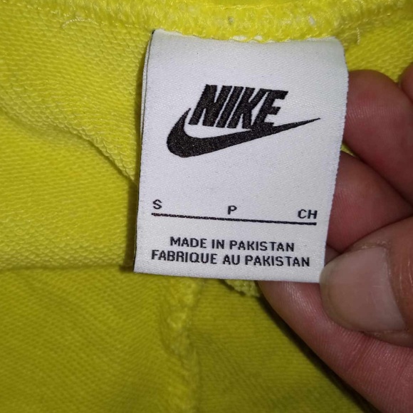 Women's Nike Yellow Knit Shorts Appliqué Flower Floral Spring '23 Release Sz S - Picture 4 of 4